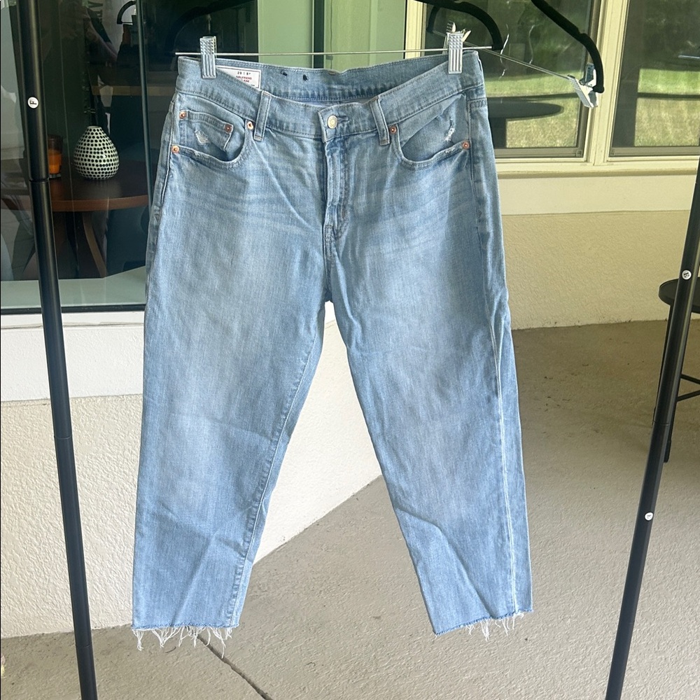 GAP Blue Ankle Cropped Jeans with Vintage-Inspired Wash